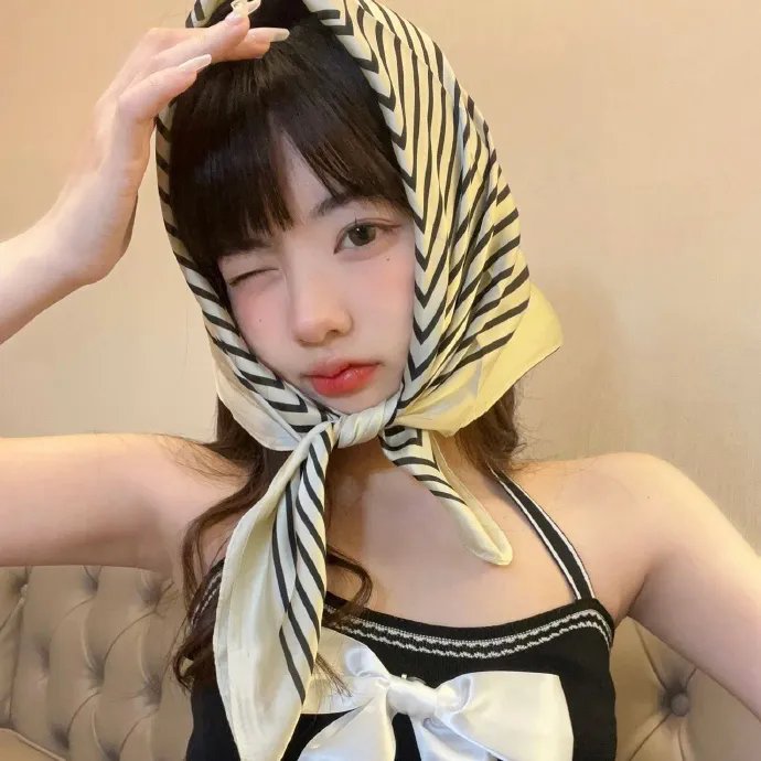 女警察